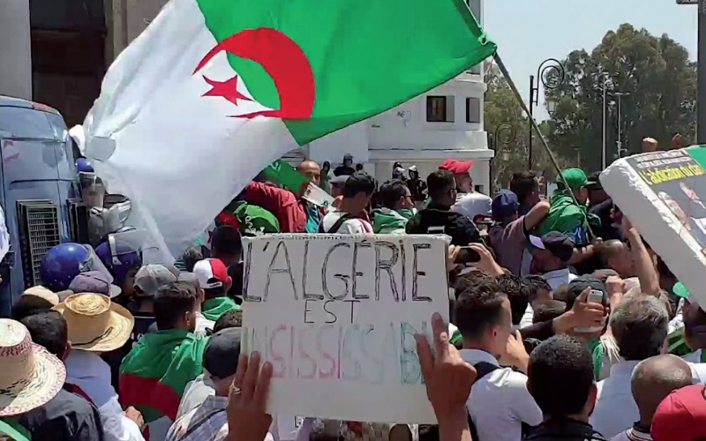 Hirak et climat des affaires en Algérie : Que reste-t-il du degré de la confiance ?