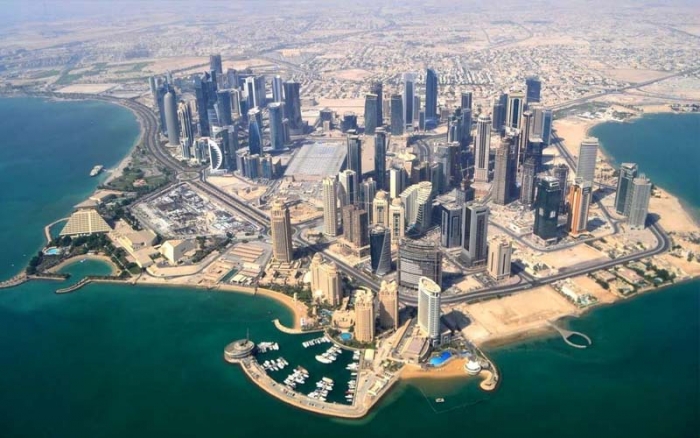 Face aux températures extrêmes, le Qatar climatise ses… rues
