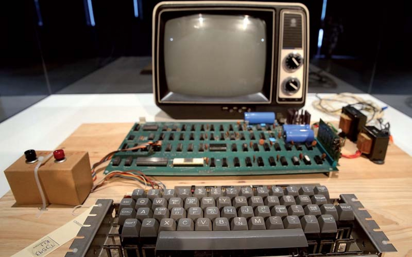 USA : Un ordinateur Apple-1 vendu 400.000 dollars aux enchères en Californie