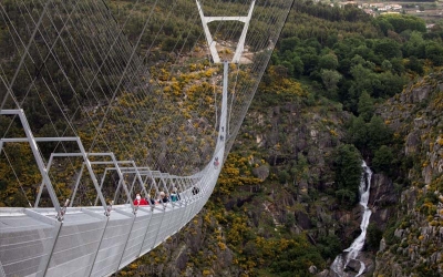 Portugal : Réalisation d&#039;un pont suspendu géant qui va vous donner le vertige